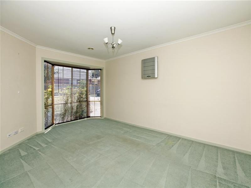 2 Inglewood Court, Mill Park VIC 3082