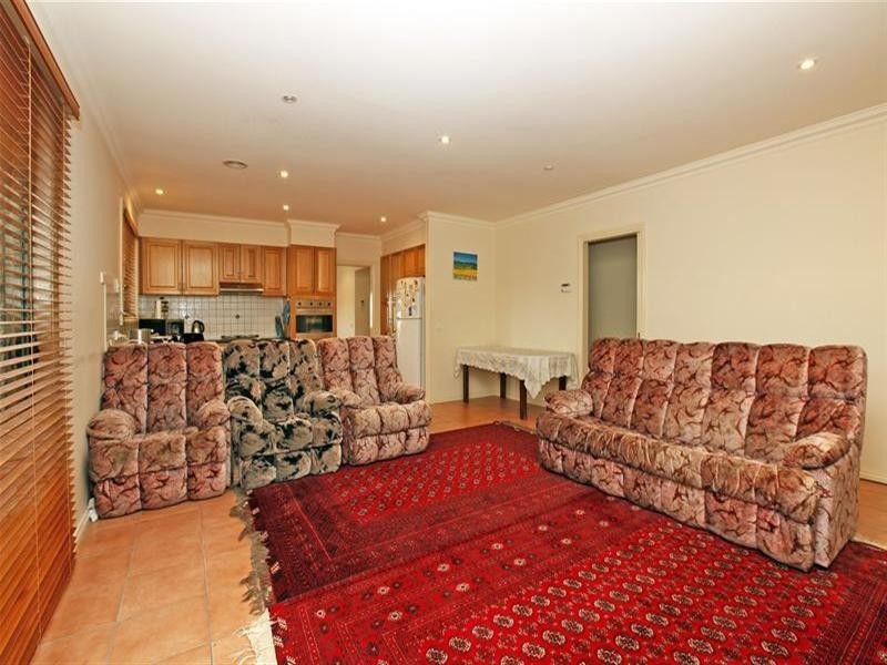 2 Pretty Valley Grove, South Morang VIC 3752