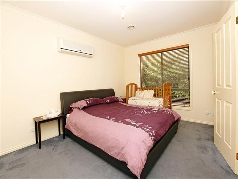 2 Pretty Valley Grove, South Morang VIC 3752