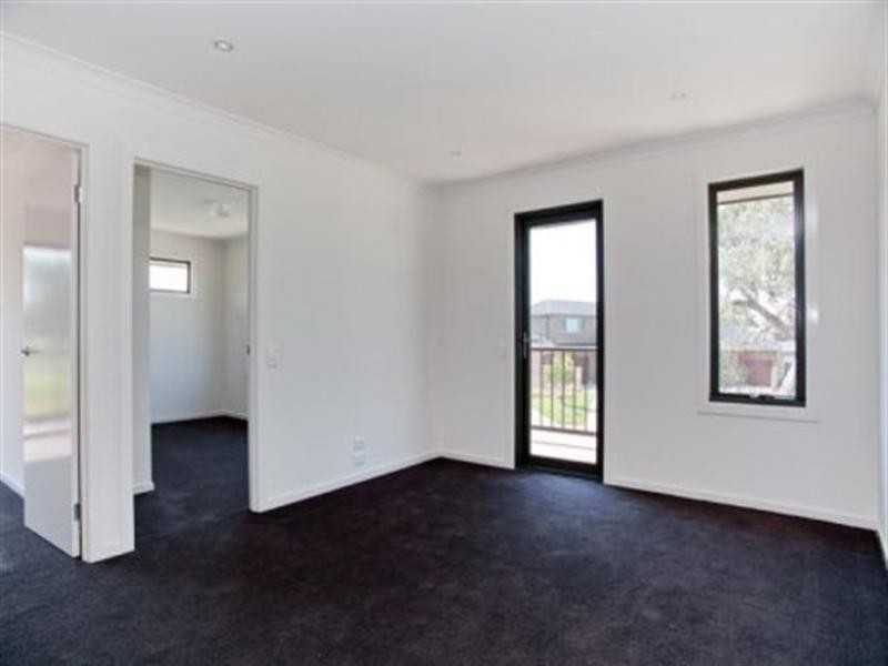 24 Coleraine Drive, Epping VIC 3076