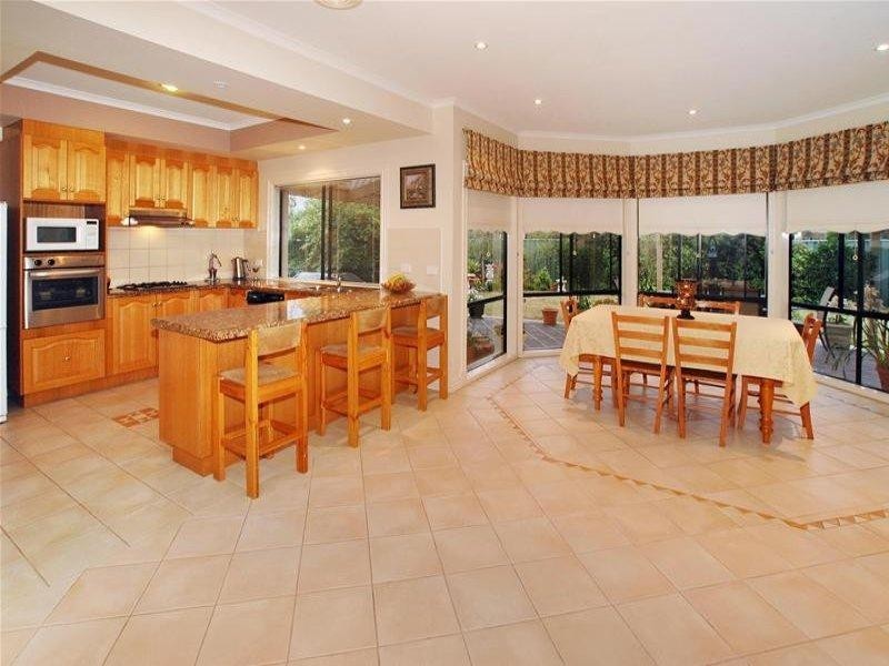 12 Bottlebrush Drive, Mill Park VIC 3082