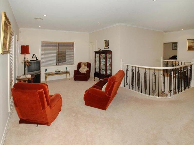 12 Bottlebrush Drive, Mill Park VIC 3082