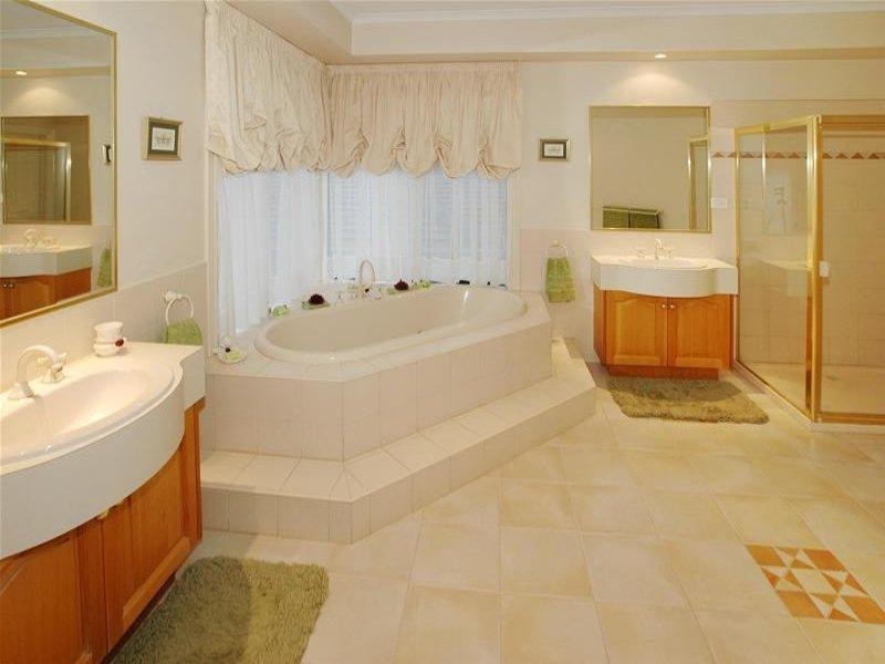 12 Bottlebrush Drive, Mill Park VIC 3082