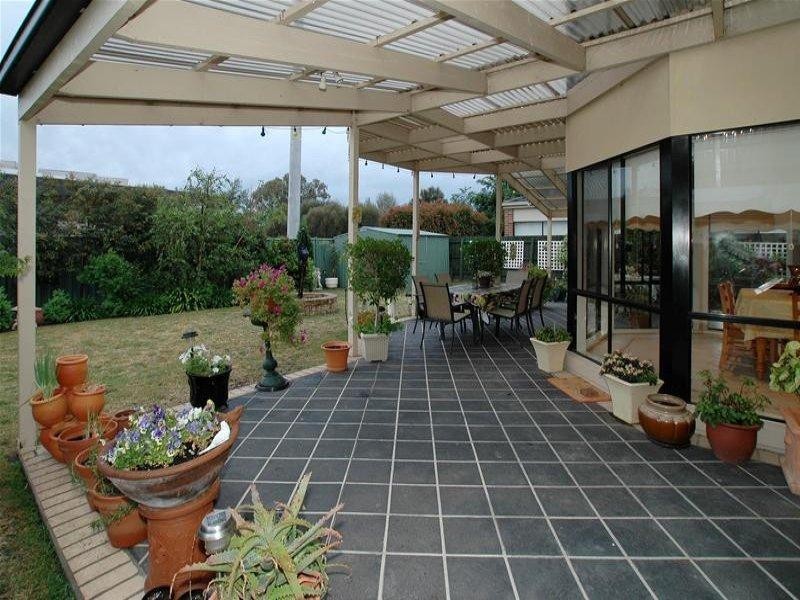 12 Bottlebrush Drive, Mill Park VIC 3082