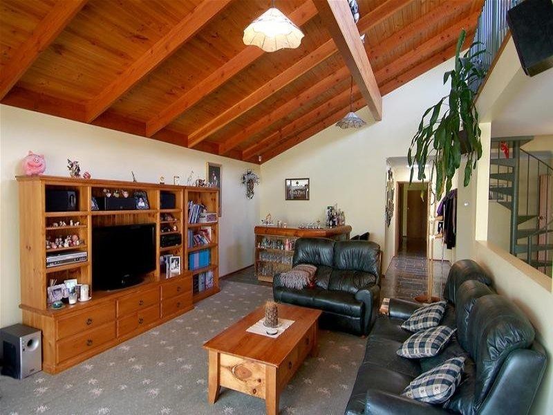 36 Greenwood Drive, Bundoora VIC 3083