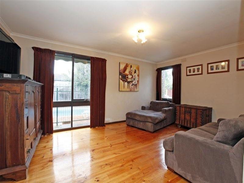 1 Bernborough Place, Mill Park VIC 3082