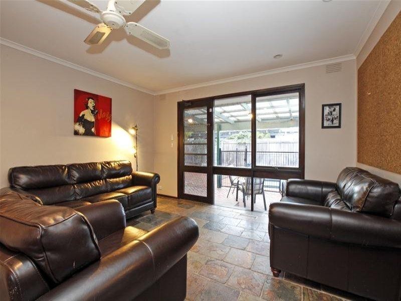 1 Bernborough Place, Mill Park VIC 3082