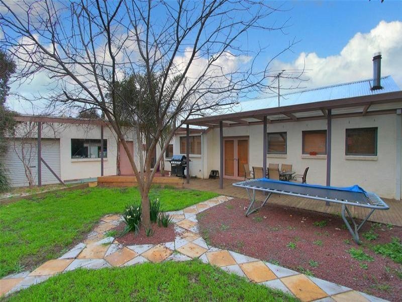 1 Woodlands Grove, Bundoora VIC 3083