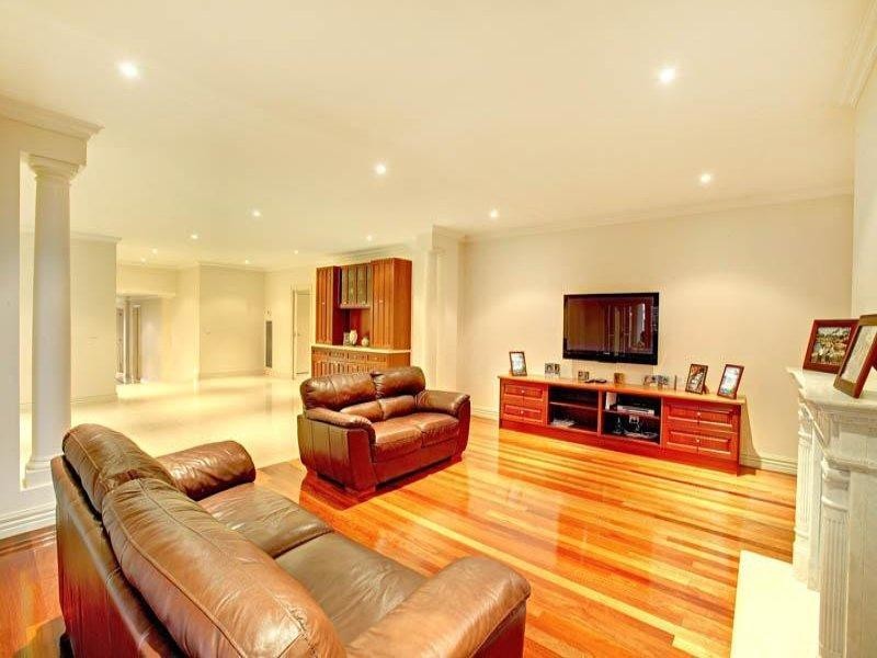 40 Ambrose Treacy Drive, Bundoora VIC 3083