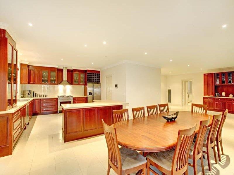 40 Ambrose Treacy Drive, Bundoora VIC 3083