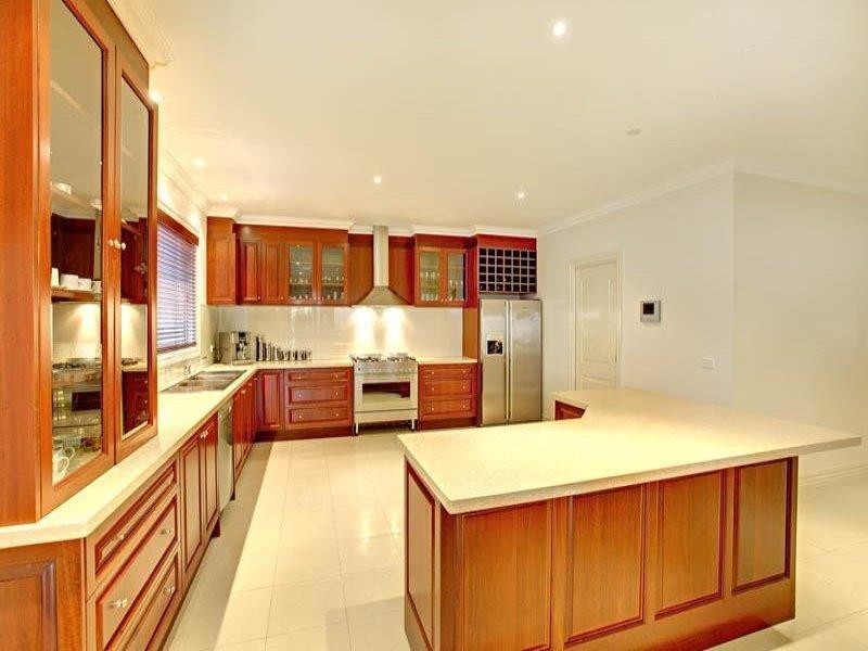 40 Ambrose Treacy Drive, Bundoora VIC 3083