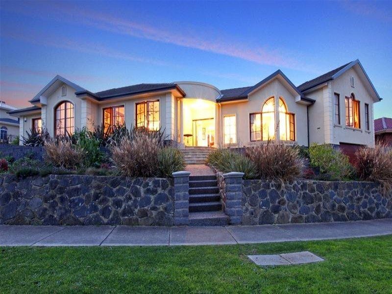 102 Edmund Rice Parade, Bundoora VIC 3083