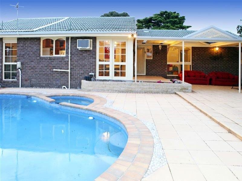 5 Eliot Court, Bundoora VIC 3083