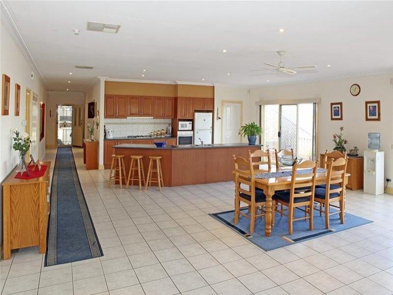 11 Lyons Rise, South Morang VIC 3752