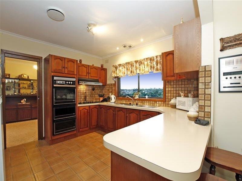 12 Kurrajong Crescent, Watsonia North VIC 3087