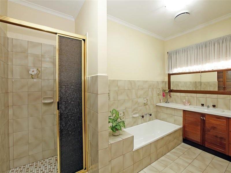 12 Kurrajong Crescent, Watsonia North VIC 3087