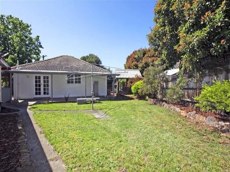 1 Dunn Street, Watsonia VIC 3087