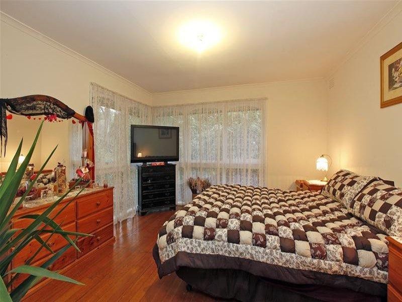 5 Delpura Glen, Greensborough VIC 3088