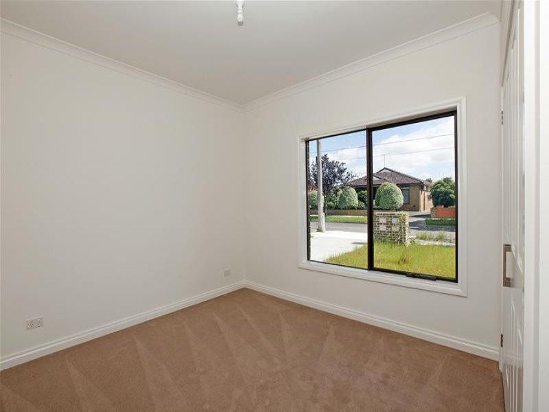 19 Poplar Street, Thomastown VIC 3074