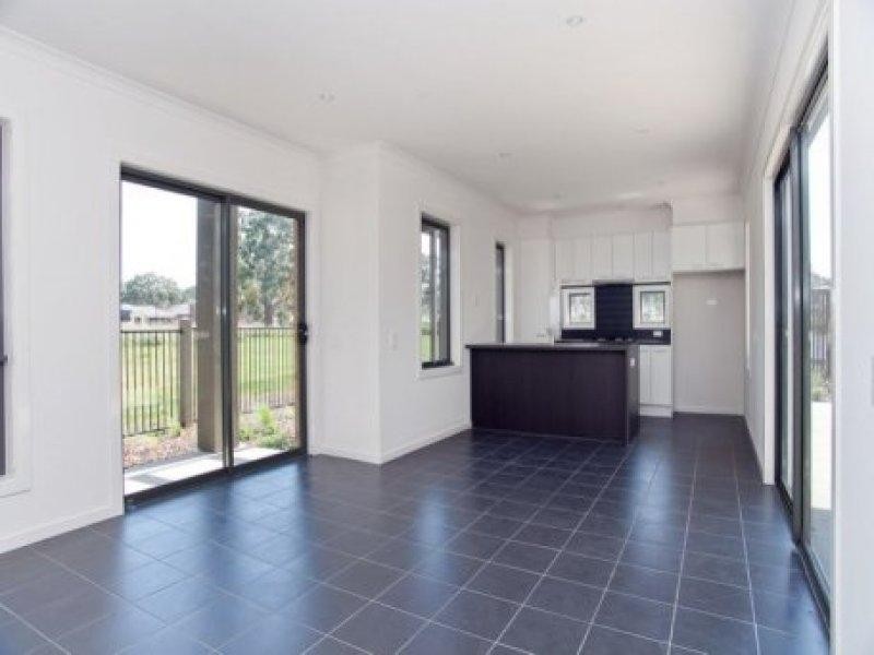 24 Coleraine Drive, Epping VIC 3076