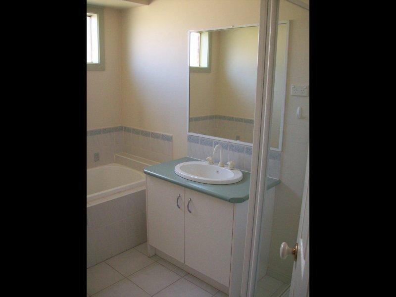 2 Inglewood Court, Mill Park VIC 3082