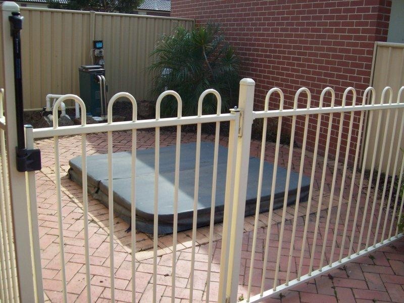 2 Inglewood Court, Mill Park VIC 3082