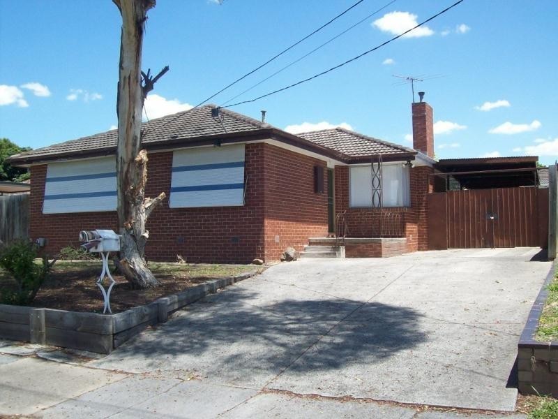 8 Neilsen Crescent, Bundoora VIC 3083