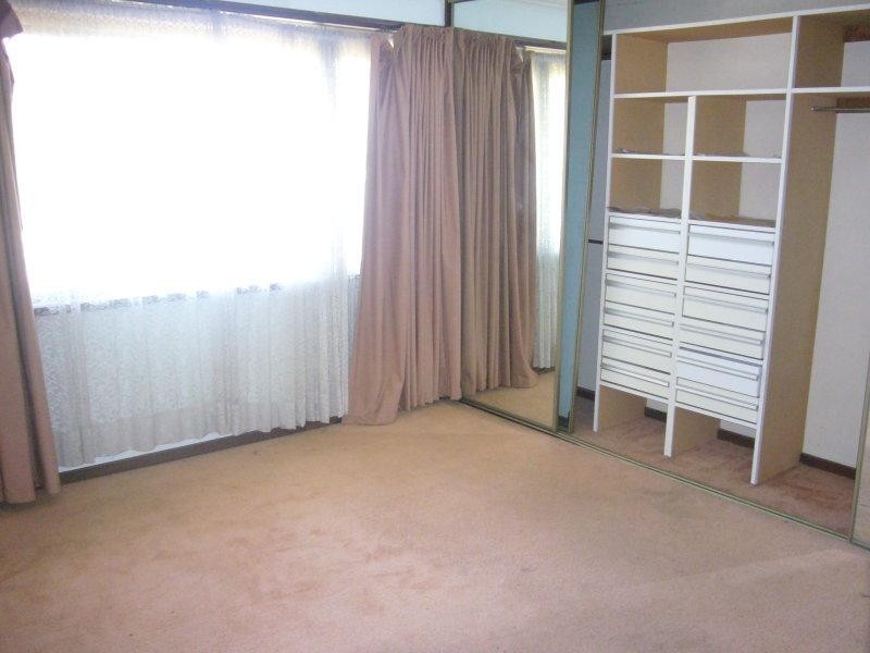 8 Neilsen Crescent, Bundoora VIC 3083