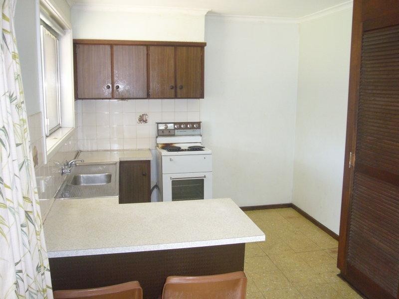 8 Neilsen Crescent, Bundoora VIC 3083