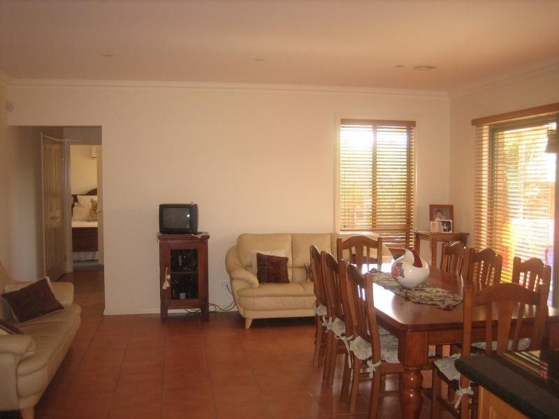 2 Pretty Valley Grove, South Morang VIC 3752