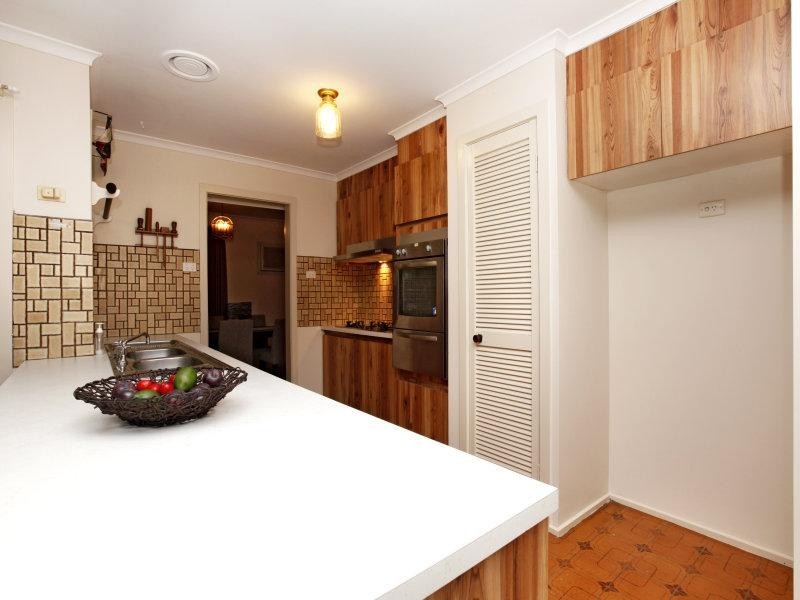 42 Blackman Avenue, Mill Park VIC 3082