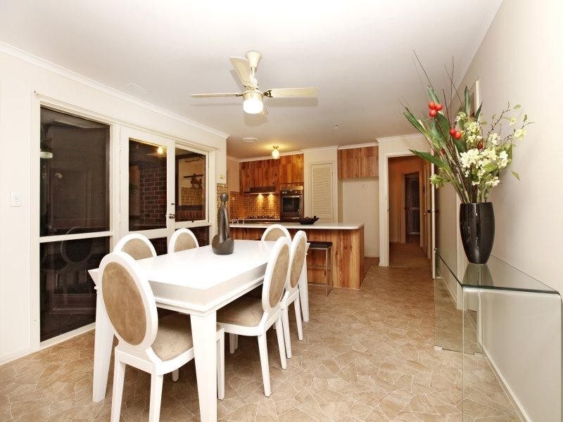 42 Blackman Avenue, Mill Park VIC 3082