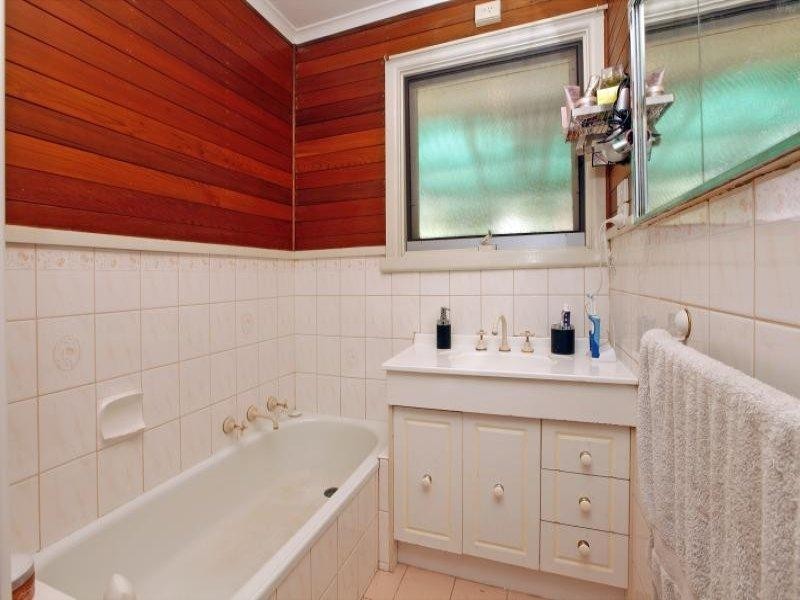 54 Kirwana Grove, Montmorency VIC 3094