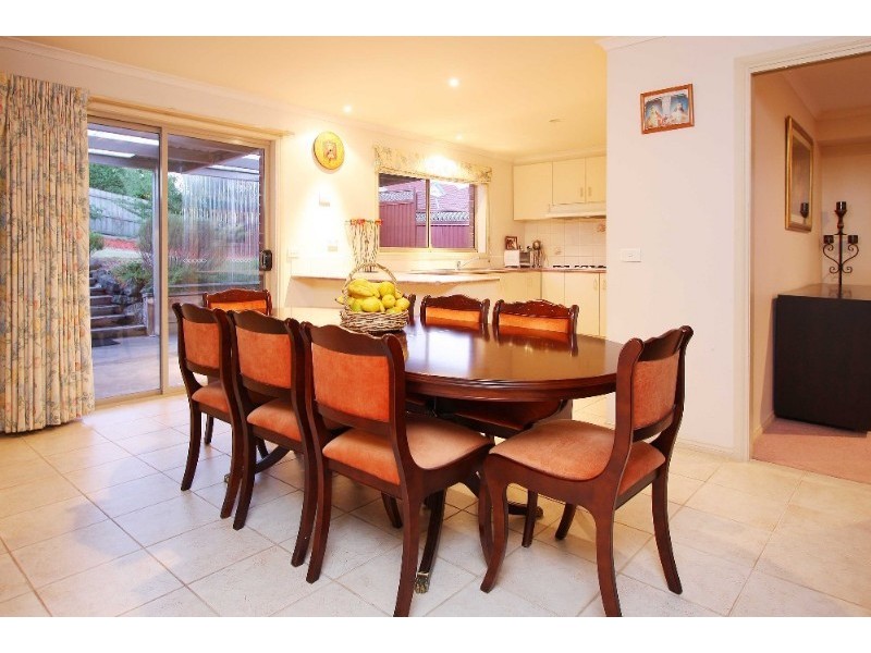 32 Wagstaff Drive, Mill Park VIC 3082