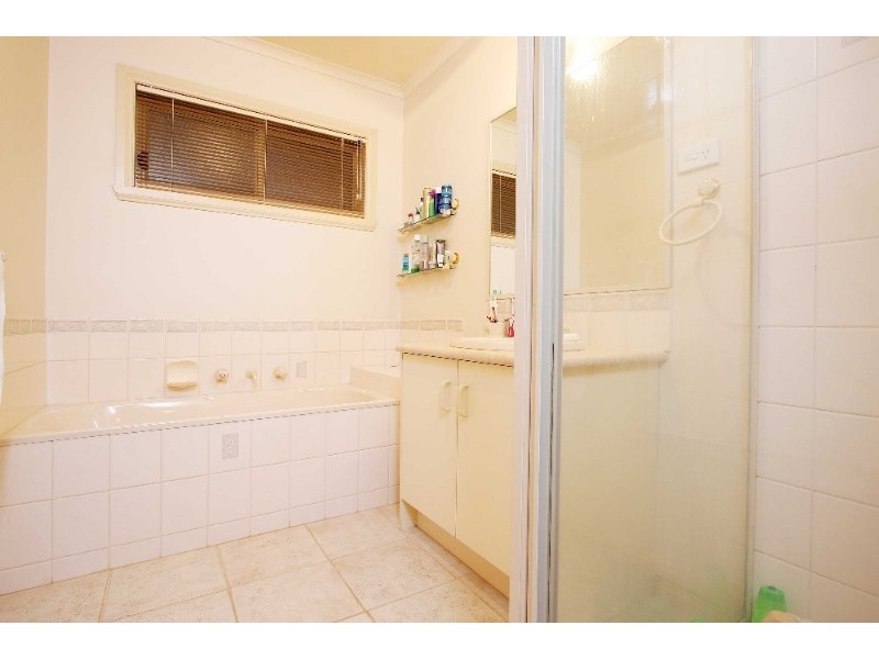32 Wagstaff Drive, Mill Park VIC 3082
