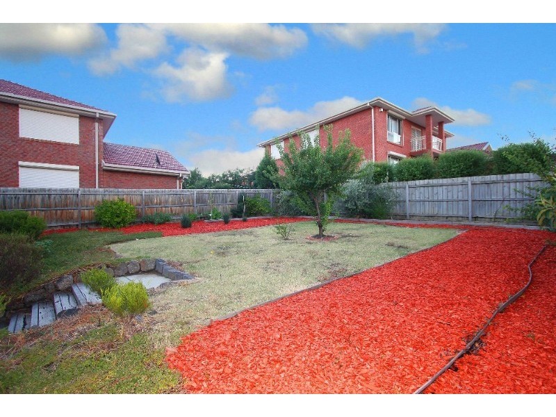 32 Wagstaff Drive, Mill Park VIC 3082