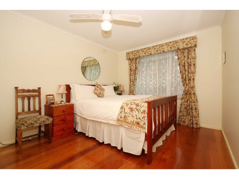 32 Flag Street, Kingsbury VIC 3083