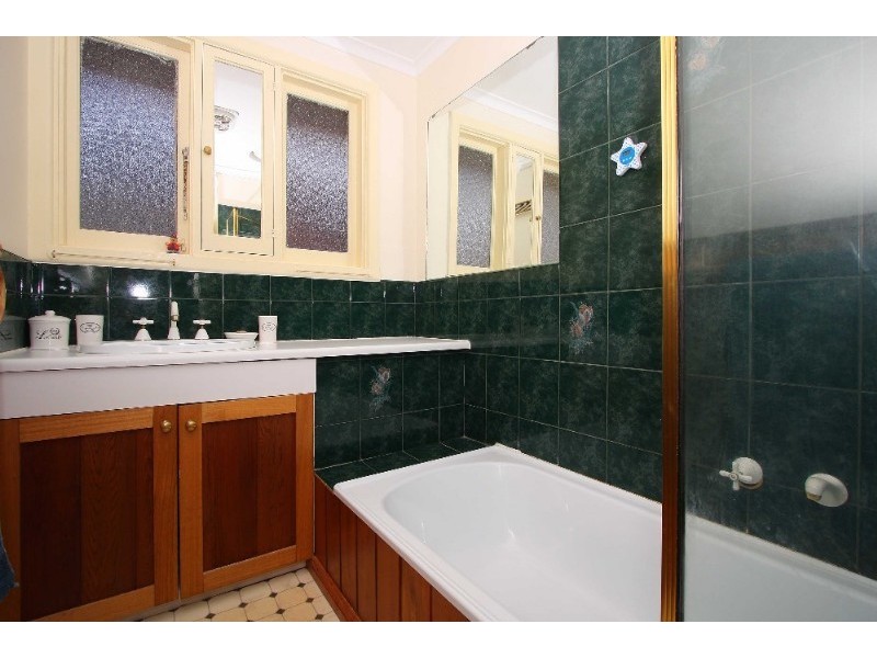 32 Flag Street, Kingsbury VIC 3083