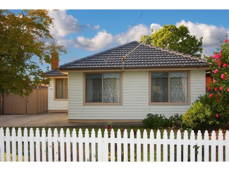 32 Flag Street, Kingsbury VIC 3083