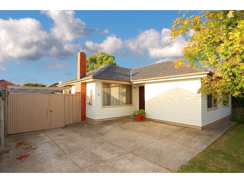 32 Flag Street, Kingsbury VIC 3083