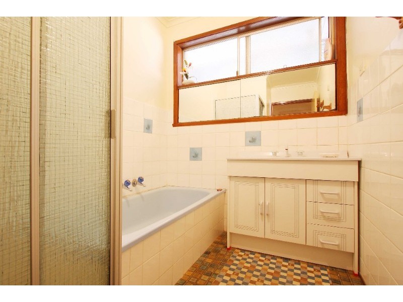 92 Glasgow Avenue, Reservoir VIC 3073