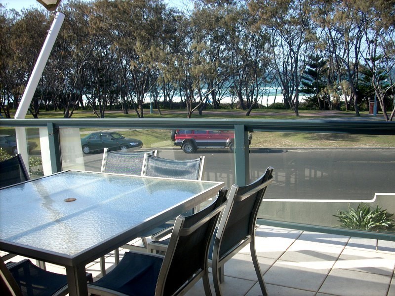 2/40 Lawson Street (Beach Break upstairs), Byron Bay NSW 2481