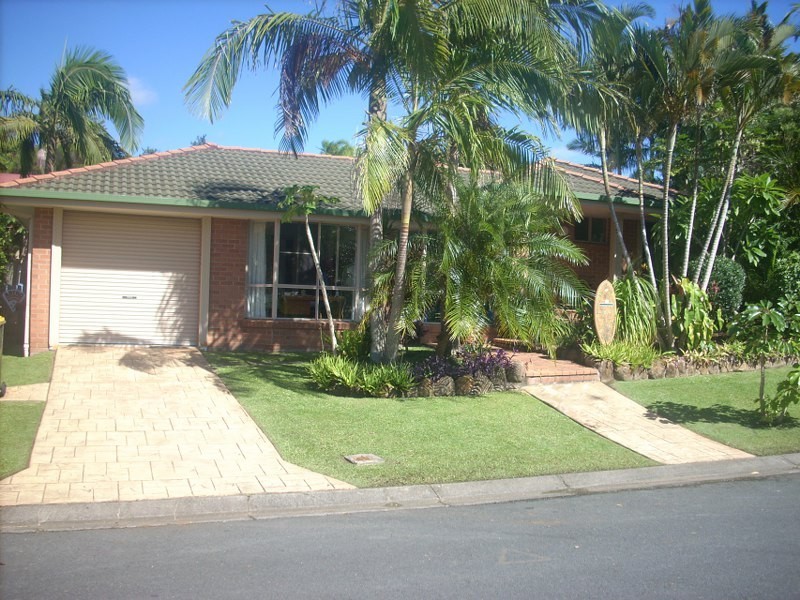 1/2 Hazelwood Close, Suffolk Park NSW 2481