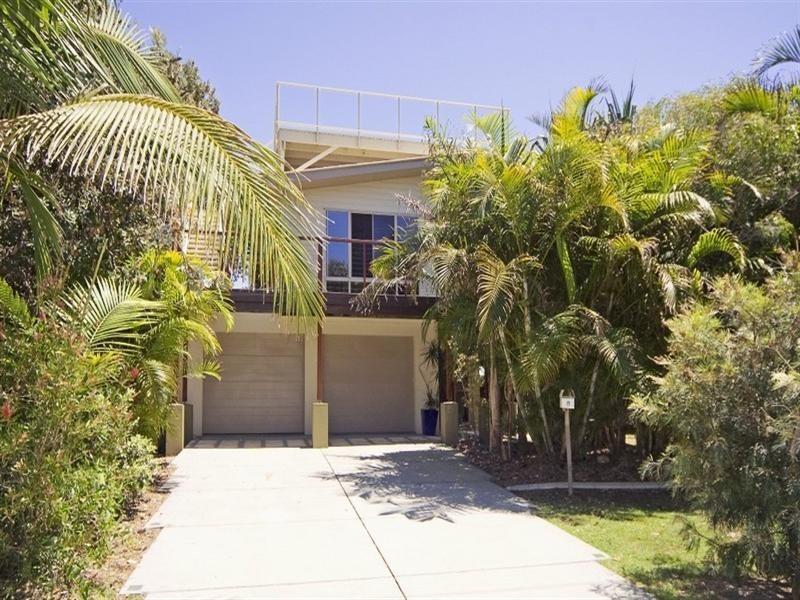 8 Surfside Crescent, Pottsville NSW 2489