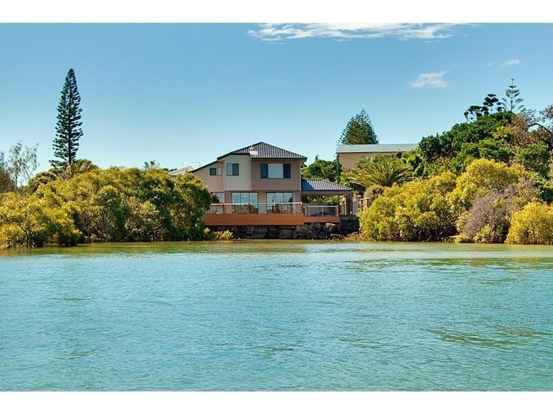 9 Peninsula Street, Hastings Point NSW 2489