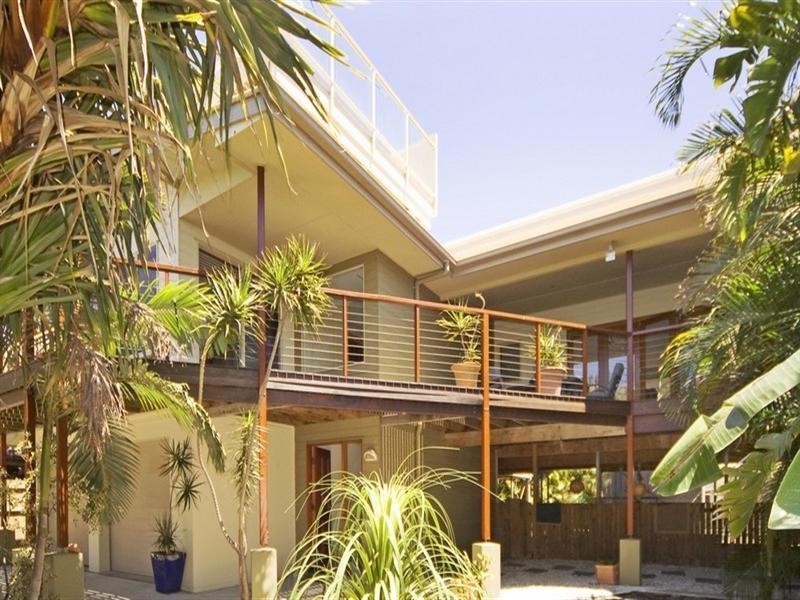 8 Surfside Crescent, Pottsville NSW 2489