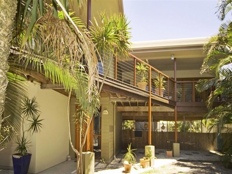 8 Surfside Crescent, Pottsville NSW 2489