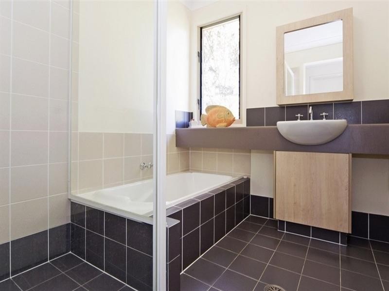 8 Surfside Crescent, Pottsville NSW 2489