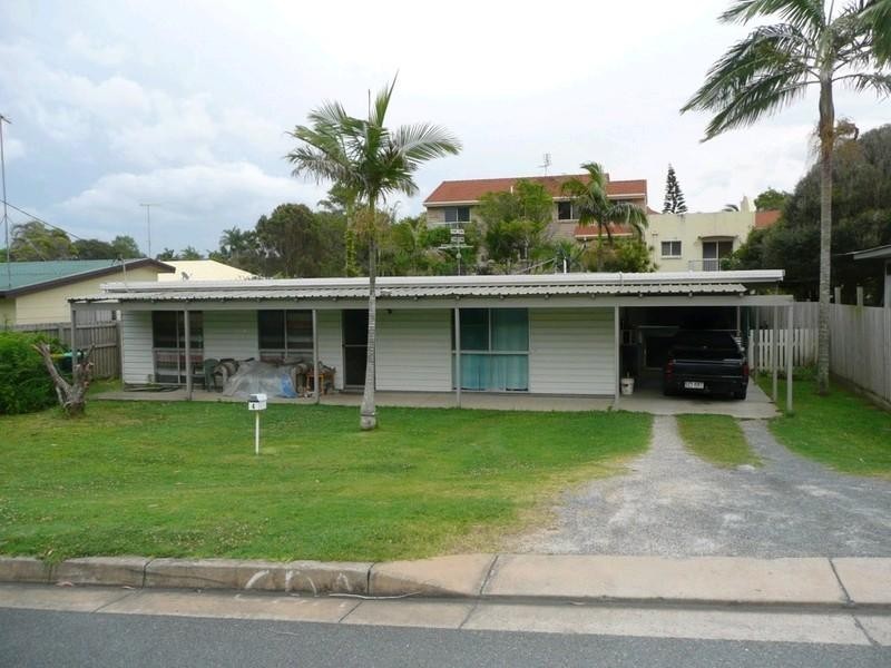 4 Towners Avenue, Cabarita Beach NSW 2488