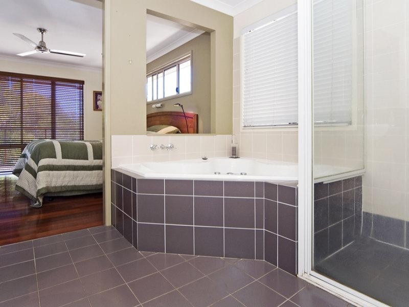 8 Surfside Crescent, Pottsville NSW 2489